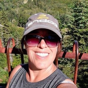 Meet your Posher, Caroline